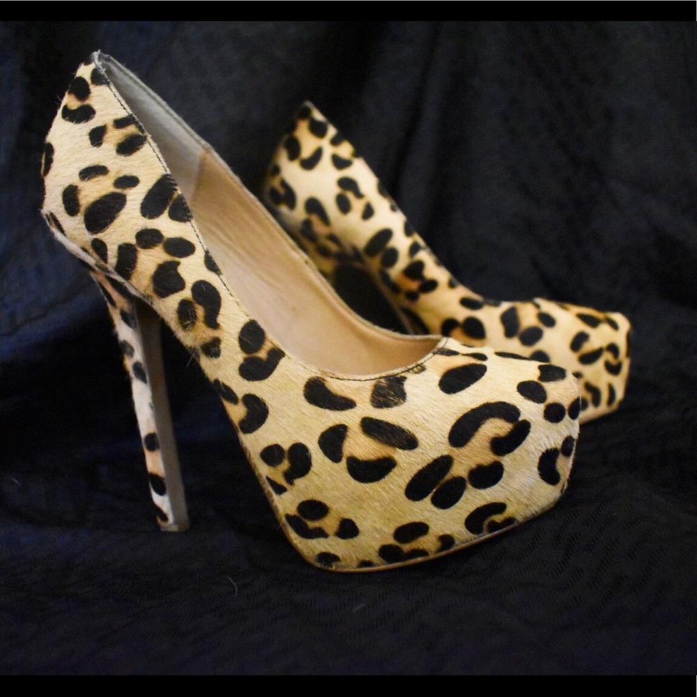 Like New Steve Madden Pumps